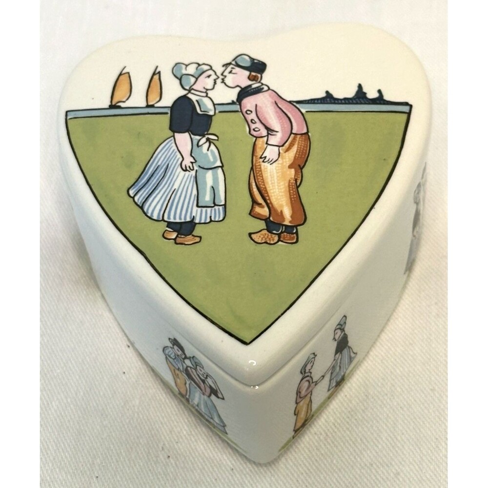 Heart Shape Trinket Box Polychroom Regina Gouda Handpainted Delftware Holland